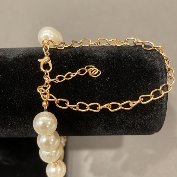 Gold & Pearl Bracelet with Charms - Picture 4 of 10